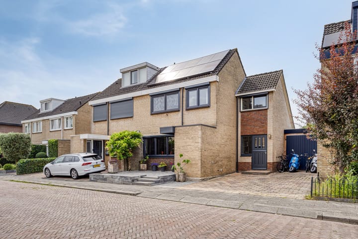 2-onder-1-kapwoning Bilderdijkstraat 24 in Bunschoten-Spakenburg