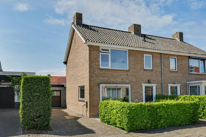 2-onder-1-kapwoning Jasmijnstraat 19 in Goes