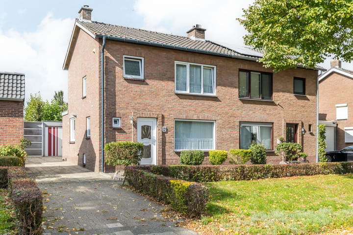 Hoekwoning Dr. Poelsstraat 18 in Hulsberg