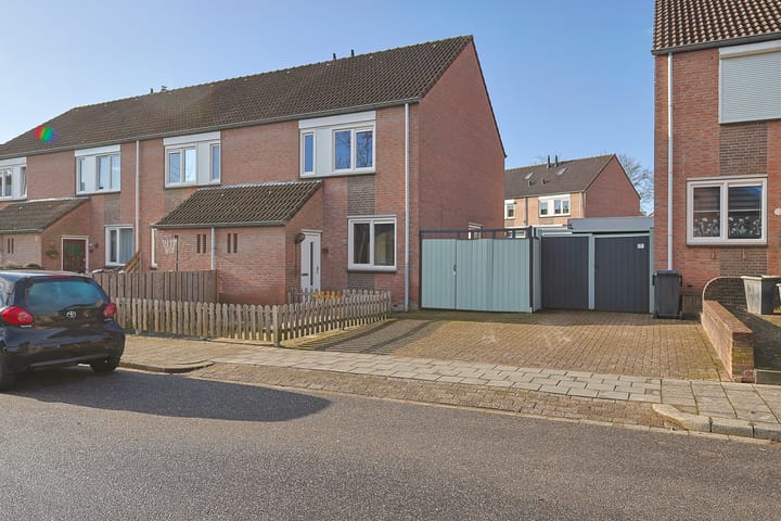 Hoekwoning Maaslaan 83 Geleen