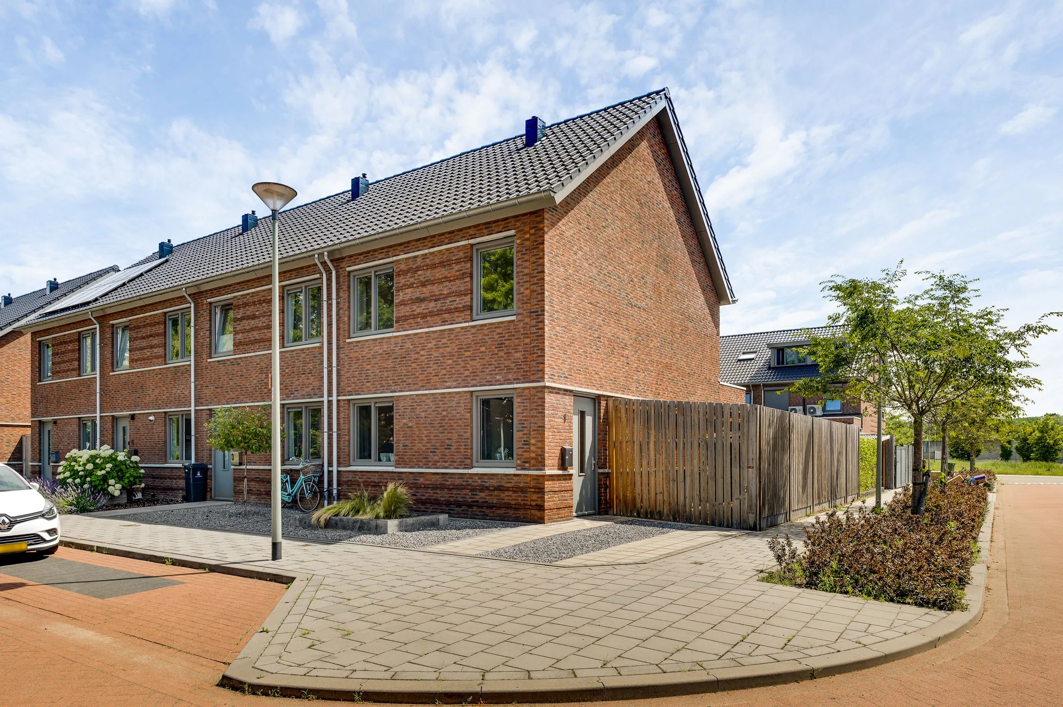 Hoekwoning Bernsteinstraat 1 in Roermond