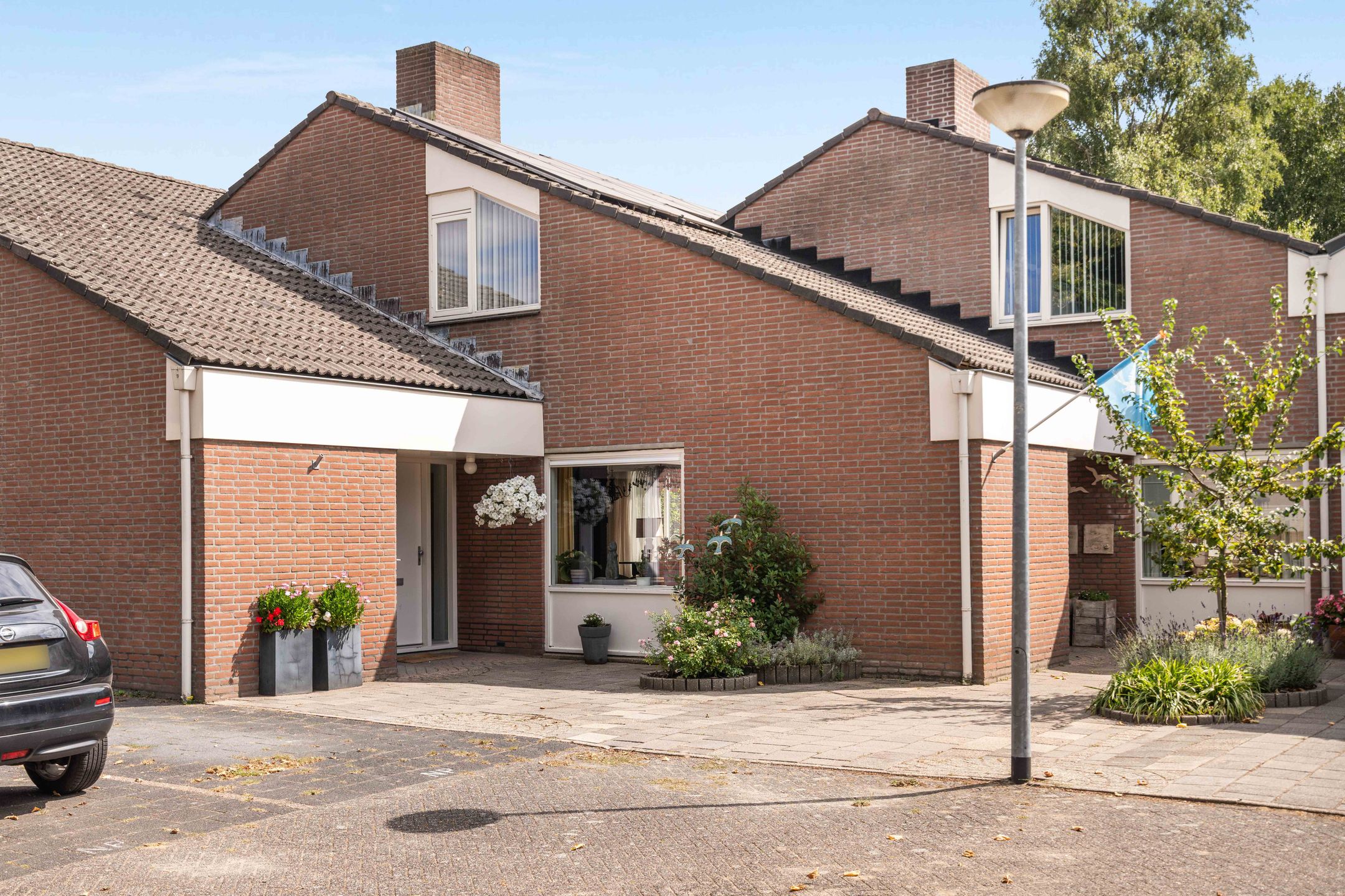 Eengezinswoning, geschakelde woning Hogerweide 7 in Weert
