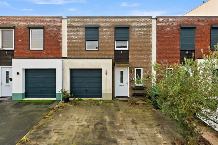 Tussenwoning (drive-in woning) Rijtuigwei 21 Barendrecht