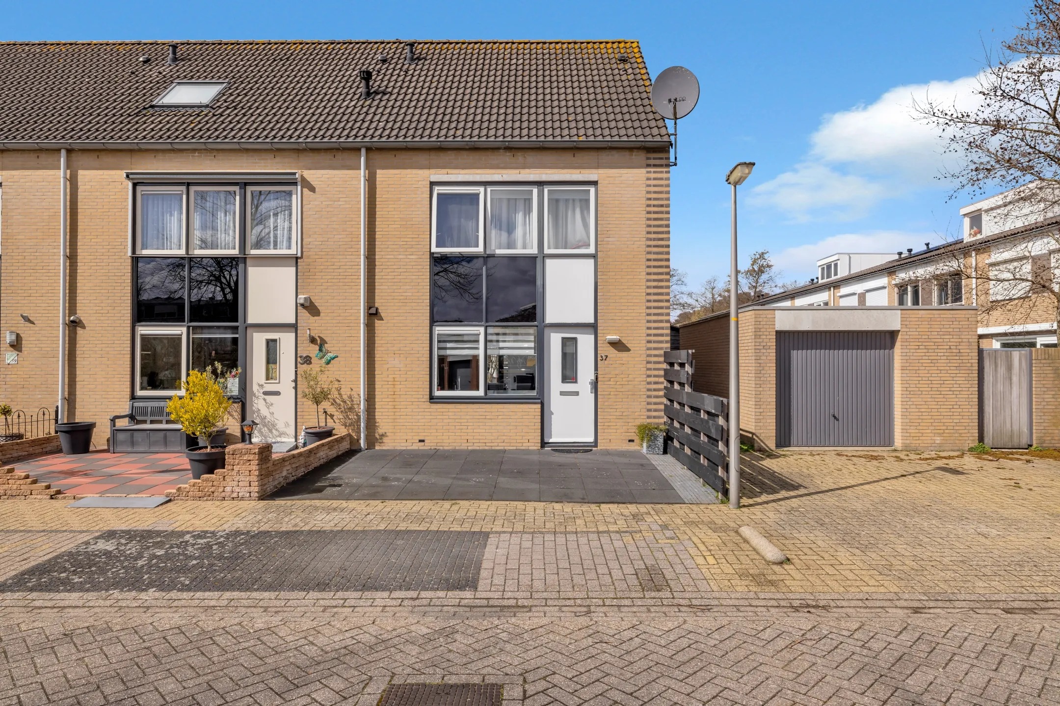 Hoekwoning Jan Palachstraat 37 in Purmerend