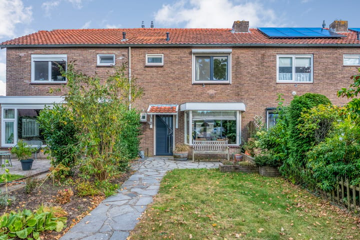 Eengezinswoning, tussenwoning Elzenlaan 25 in Zwolle