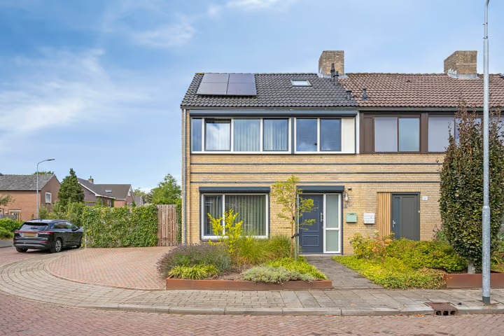 Hoekwoning Tuinstraat 9 in Weurt