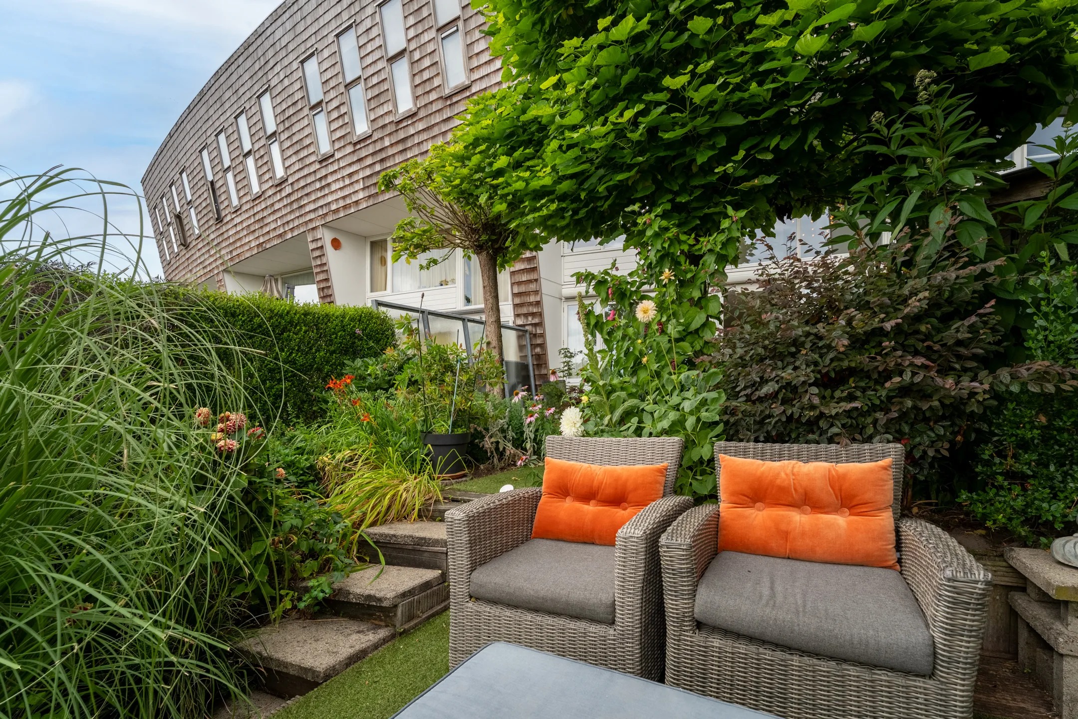 Tussenwoning (waterwoning) Mostheuvelstraat 63 in Tilburg