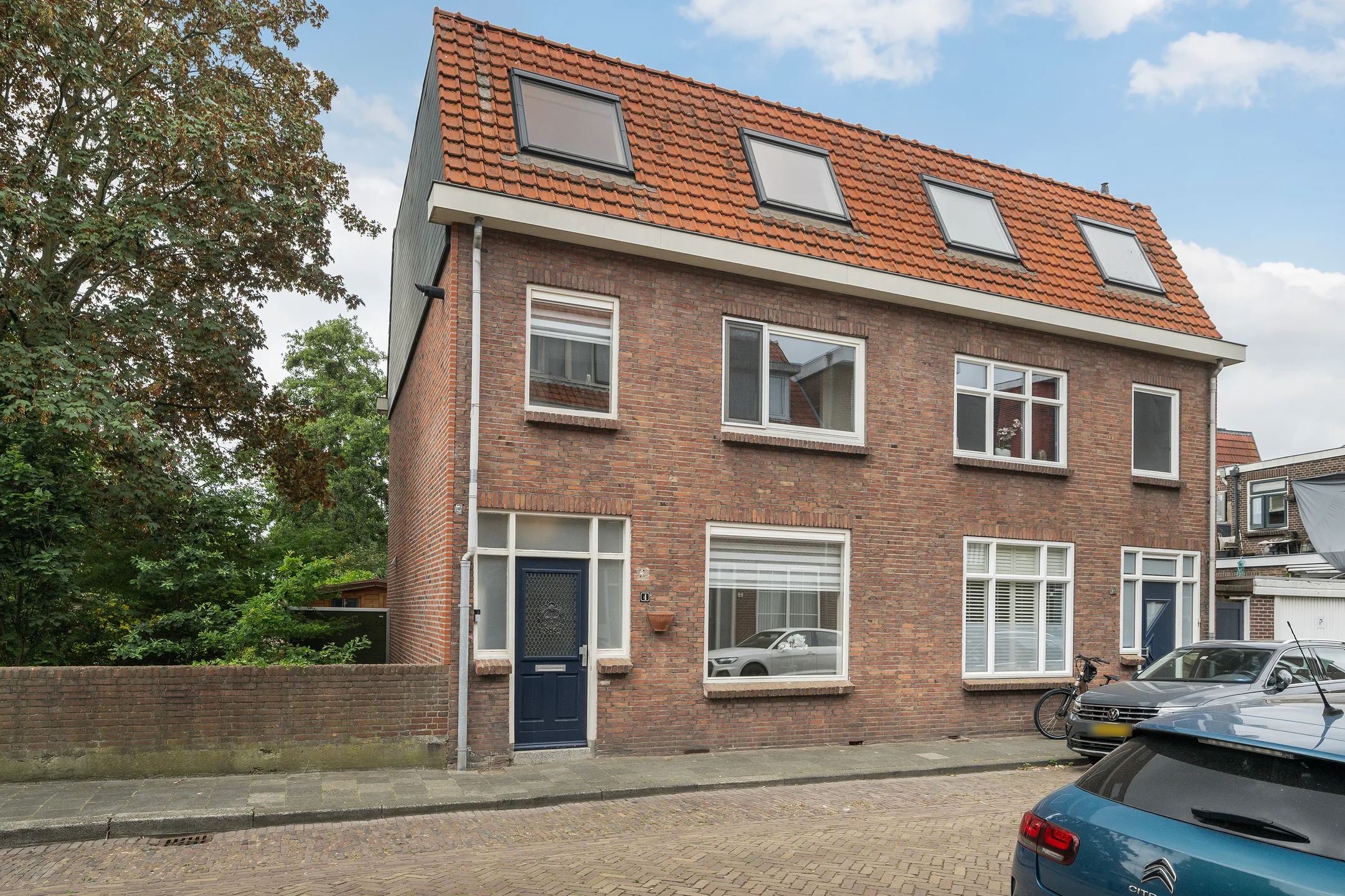 2-onder-1-kapwoning Rembrandtstraat 4 in Vlaardingen