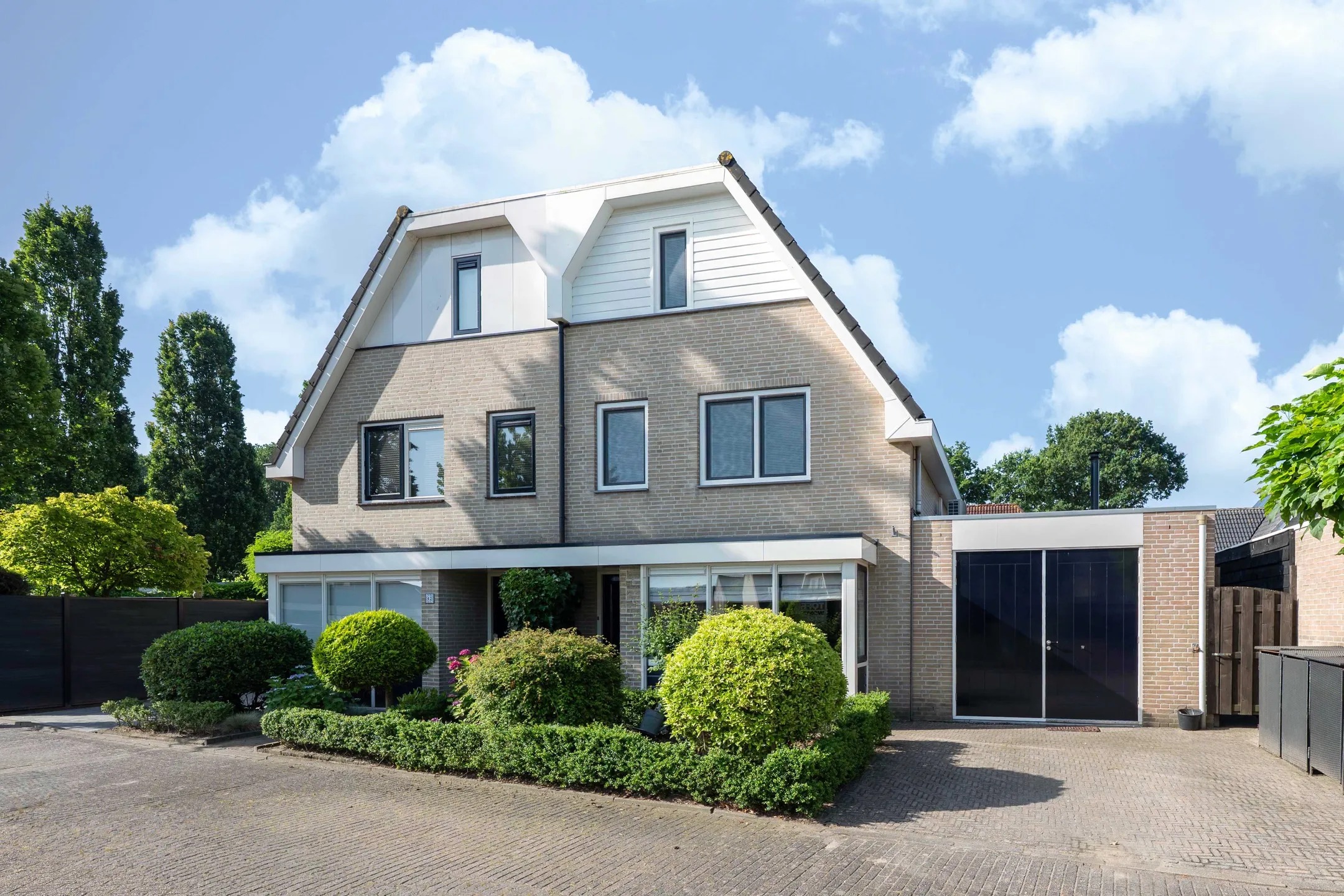 2-onder-1-kapwoning Achterste Monnikenland 40 in Hoeven
