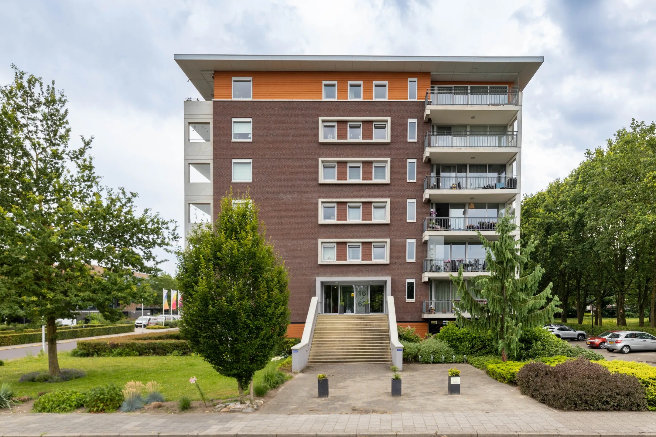 Portiekflat César Franckstraat 52 in Almelo
