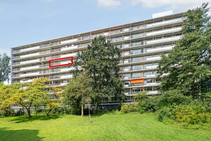 Galerijflat Bergmolen 54 in Amsterdam