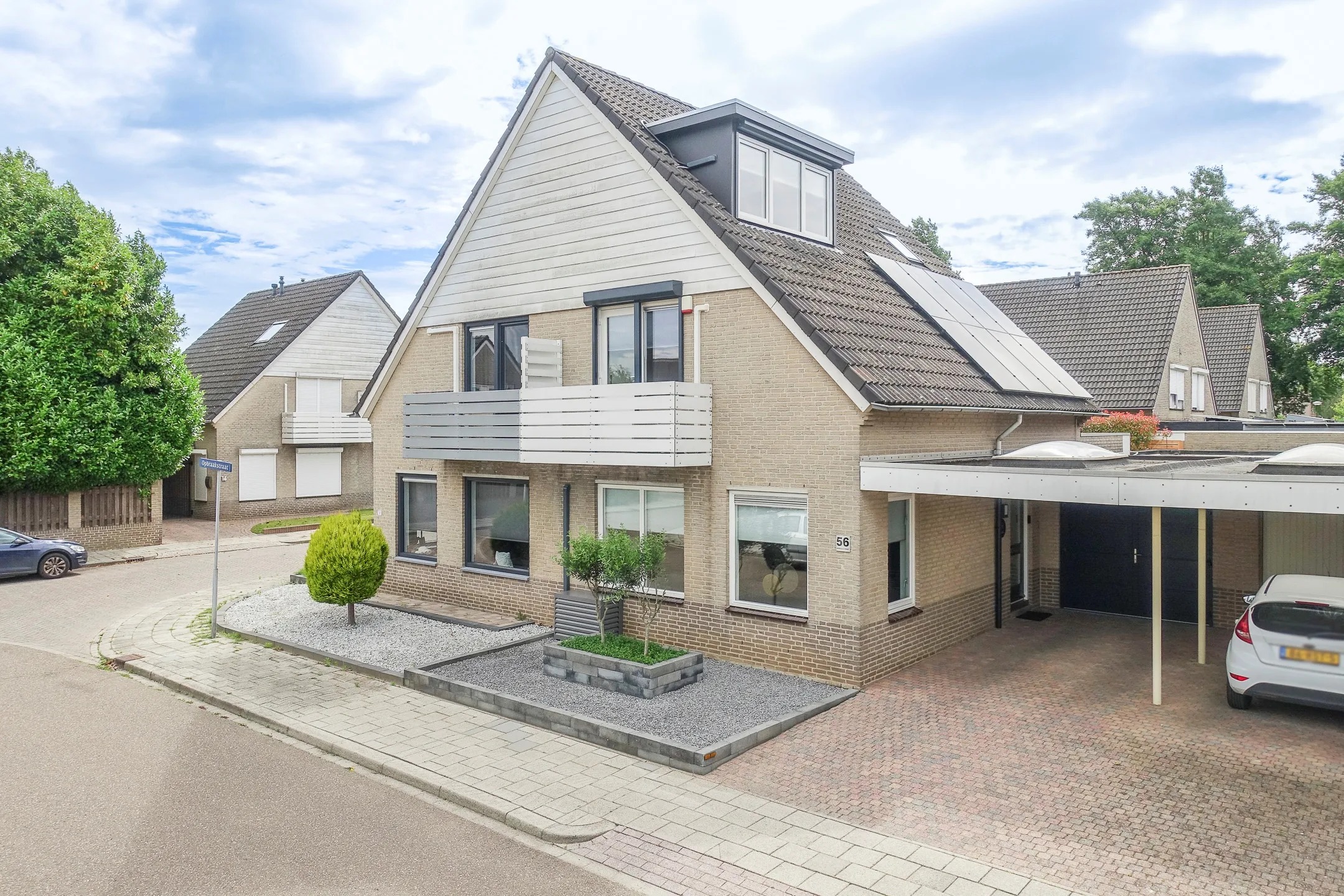 Geschakelde 2-onder-1-kapwoning Opbraakstraat 56 in Geleen