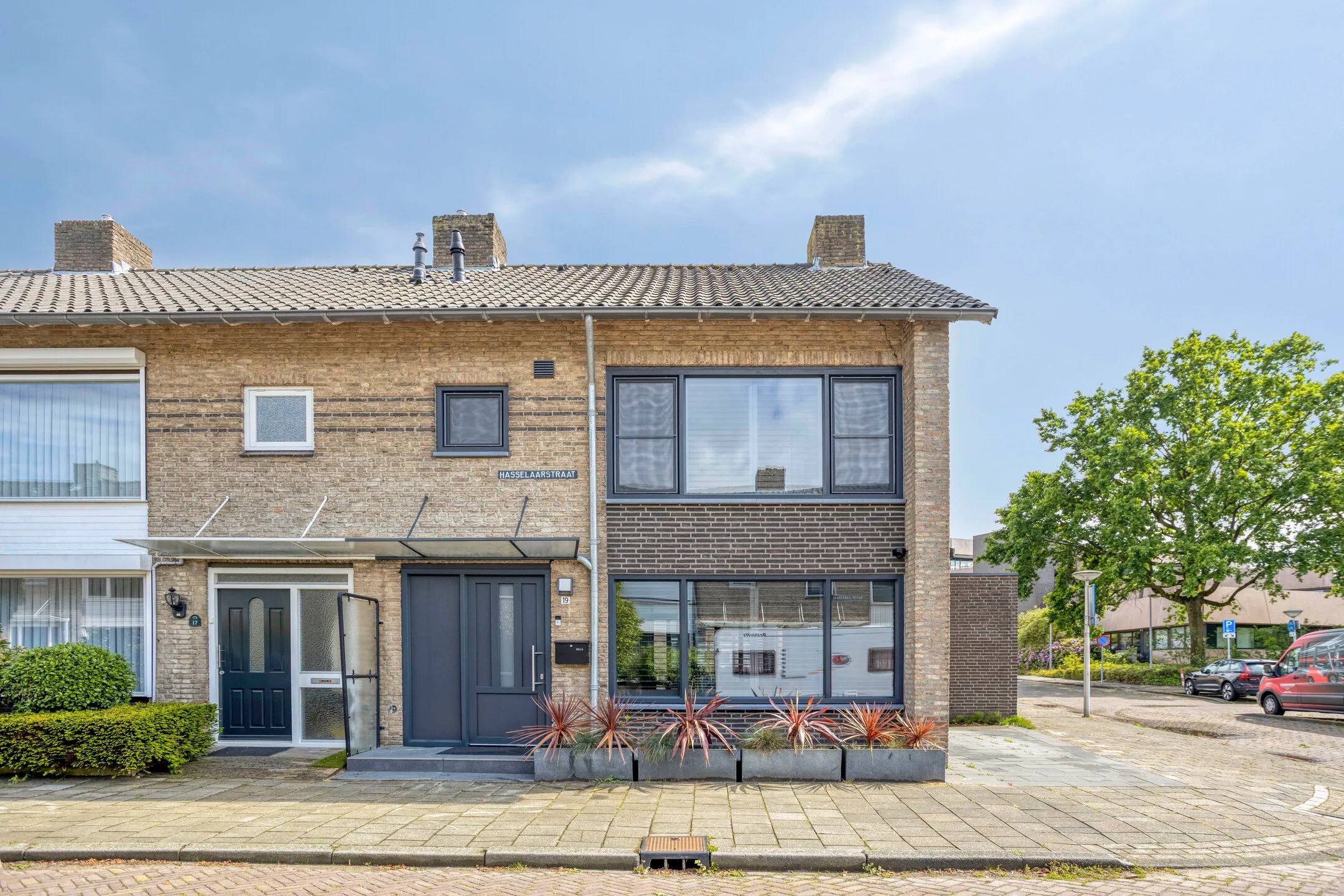 Hoekwoning Hasselaarstraat 19 in Eindhoven