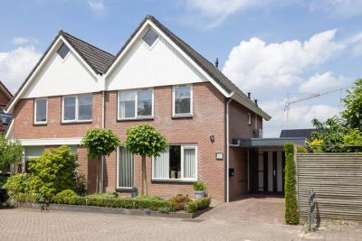 2-onder-1-kapwoning Kardinaal Alfrinkweg 11 in Weerselo