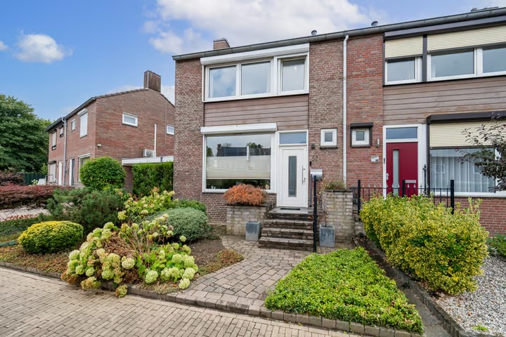 Halfvrijstaande woning Keizerstraat 52 in Landgraaf