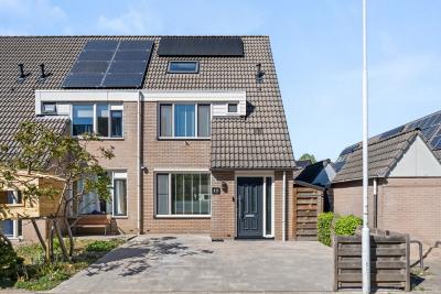 Hoekwoning Honingklaver 13 in Bennekom