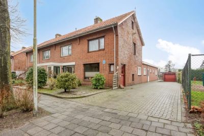 Hoekwoning Heldersestraat 14 in Hippolytushoef