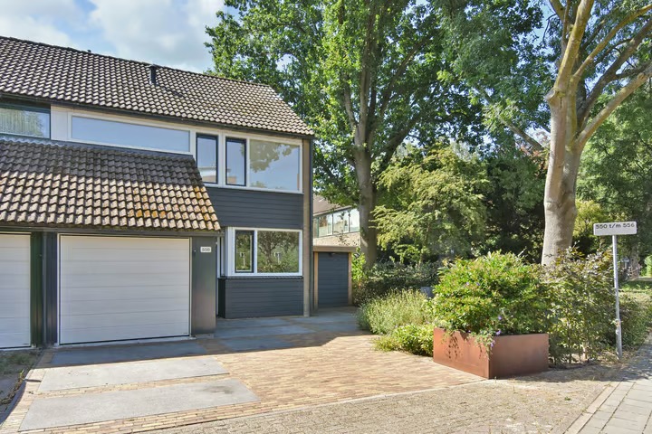 Hoekwoning Populierendreef 556 in Voorburg