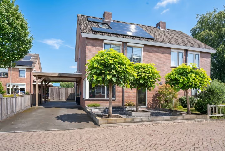 2-onder-1-kapwoning Waalstraat 16 in Nijverdal