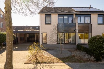 Eengezinswoning, 2-onder-1-kapwoning Kruidenlaan 157 in Nijverdal