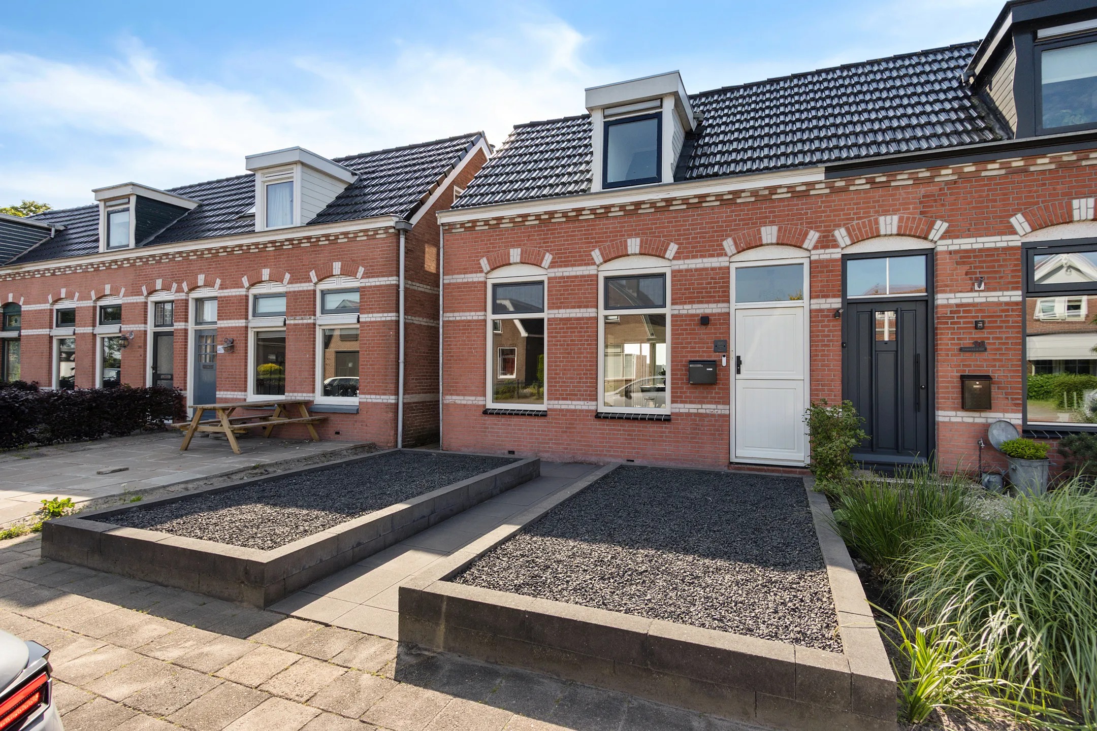 Hoekwoning Hollandiastraat 100 in Scharsterbrug