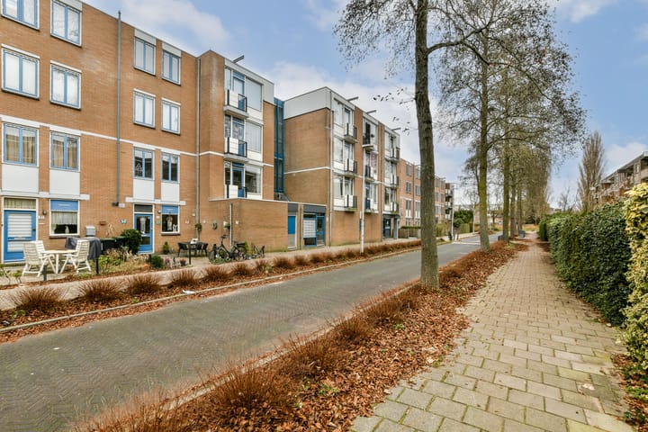 Portiekflat Schaarsbergenstraat 25 in Amsterdam