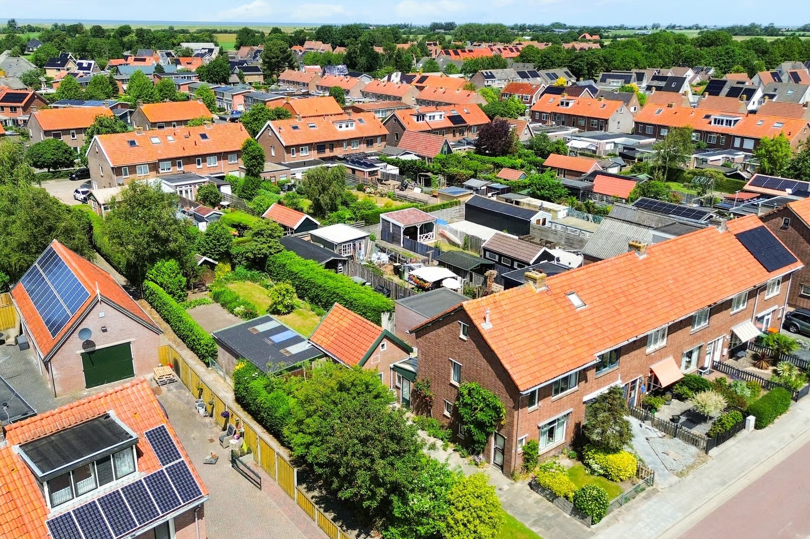Hoekwoning van Pomerenstraat 28 in Hippolytushoef