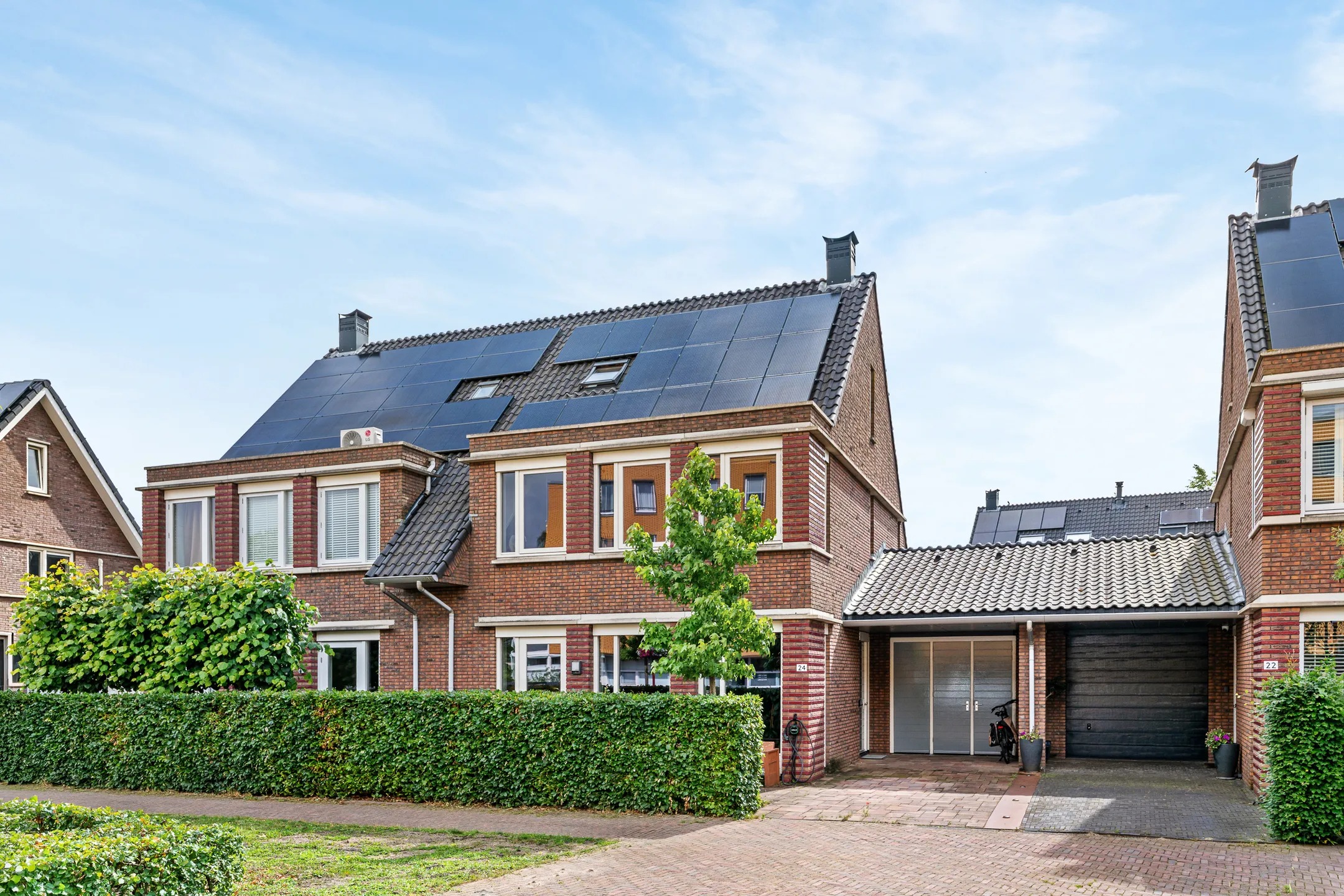 Geschakelde 2-onder-1-kapwoning Middelhoeve 24 in Nieuwegein