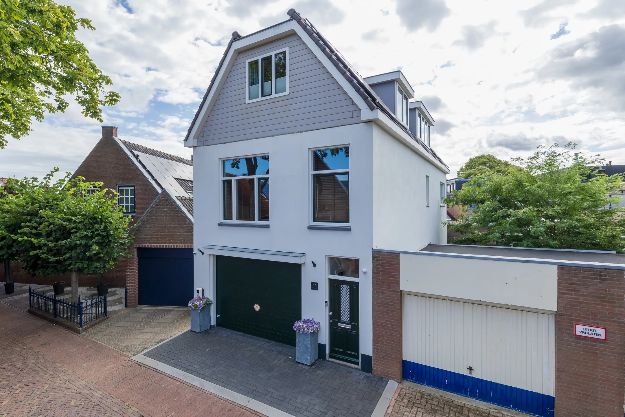 Halfvrijstaande woning (drive-in woning) Achterweg 37 in Katwijk