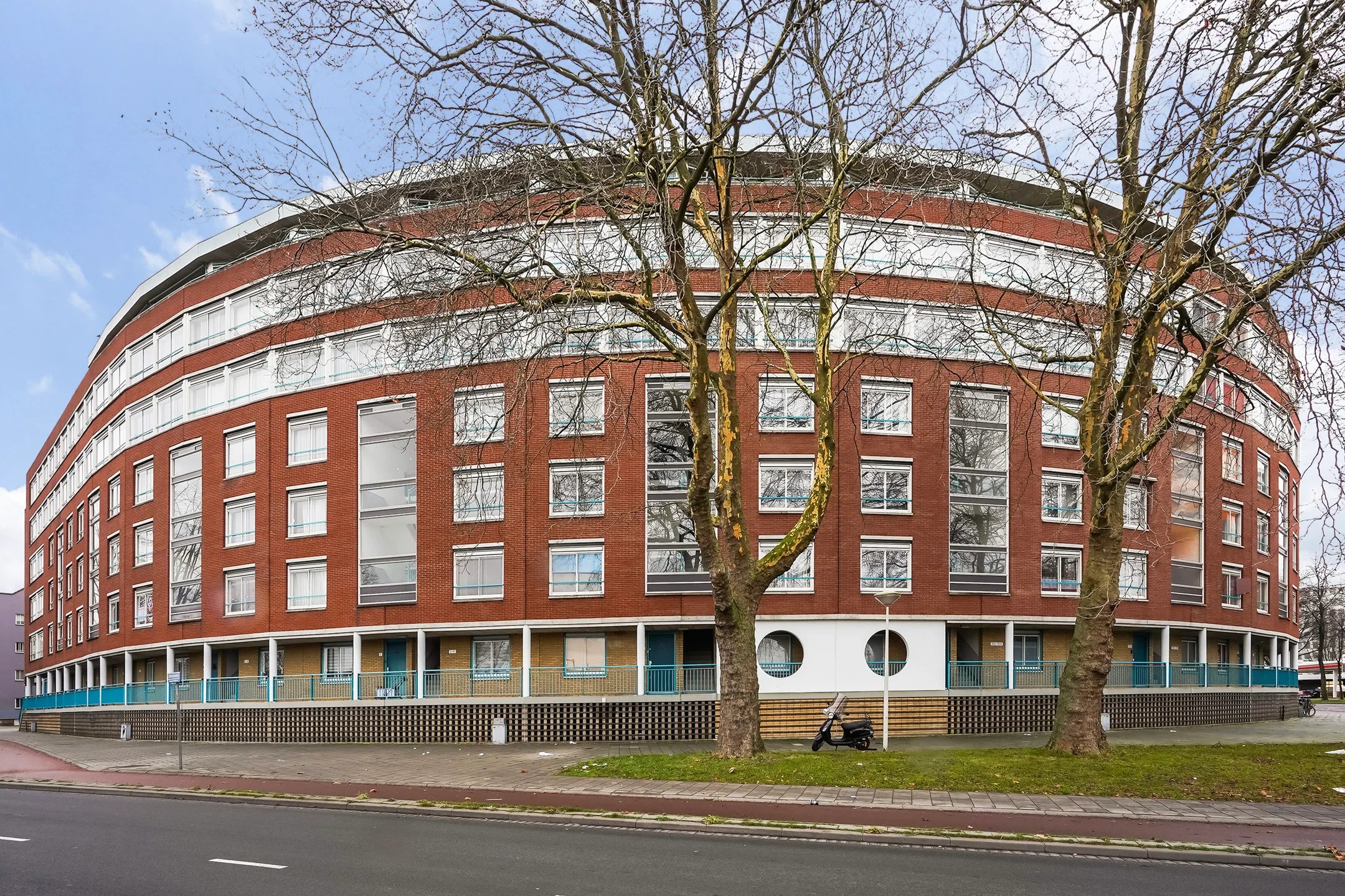 Portiekflat Troelstrakade 935 in Den Haag