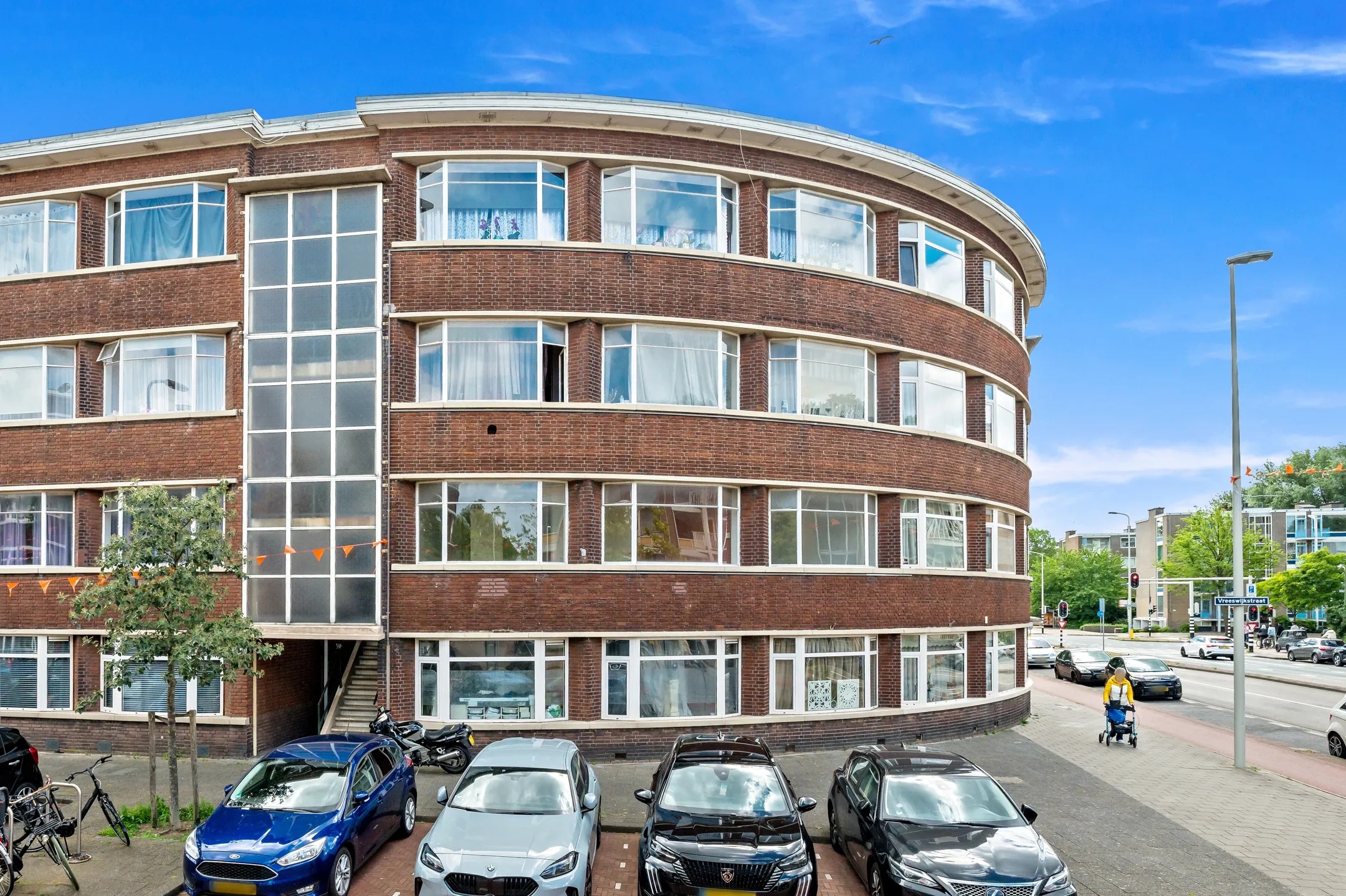 Portiekflat Vreeswijkstraat 400 in Den Haag