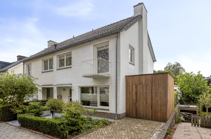 Eengezinswoning, halfvrijstaande woning Athoslaan 73 Maastricht