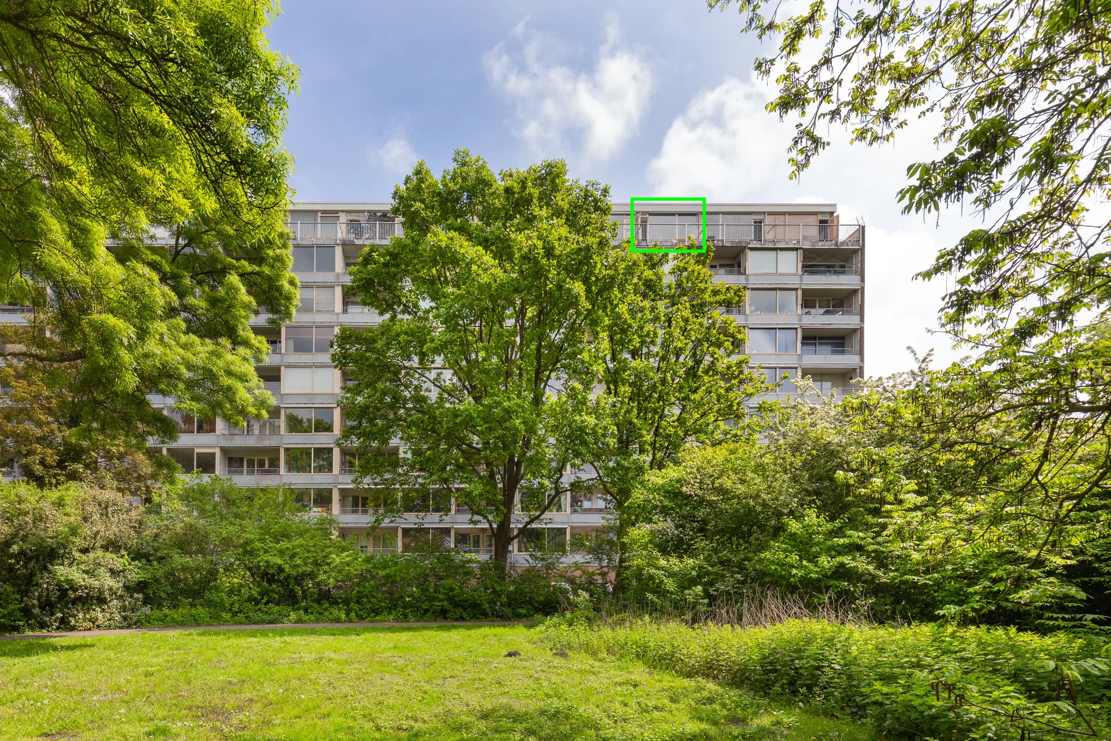 Galerijflat Engelandlaan 560 in Haarlem