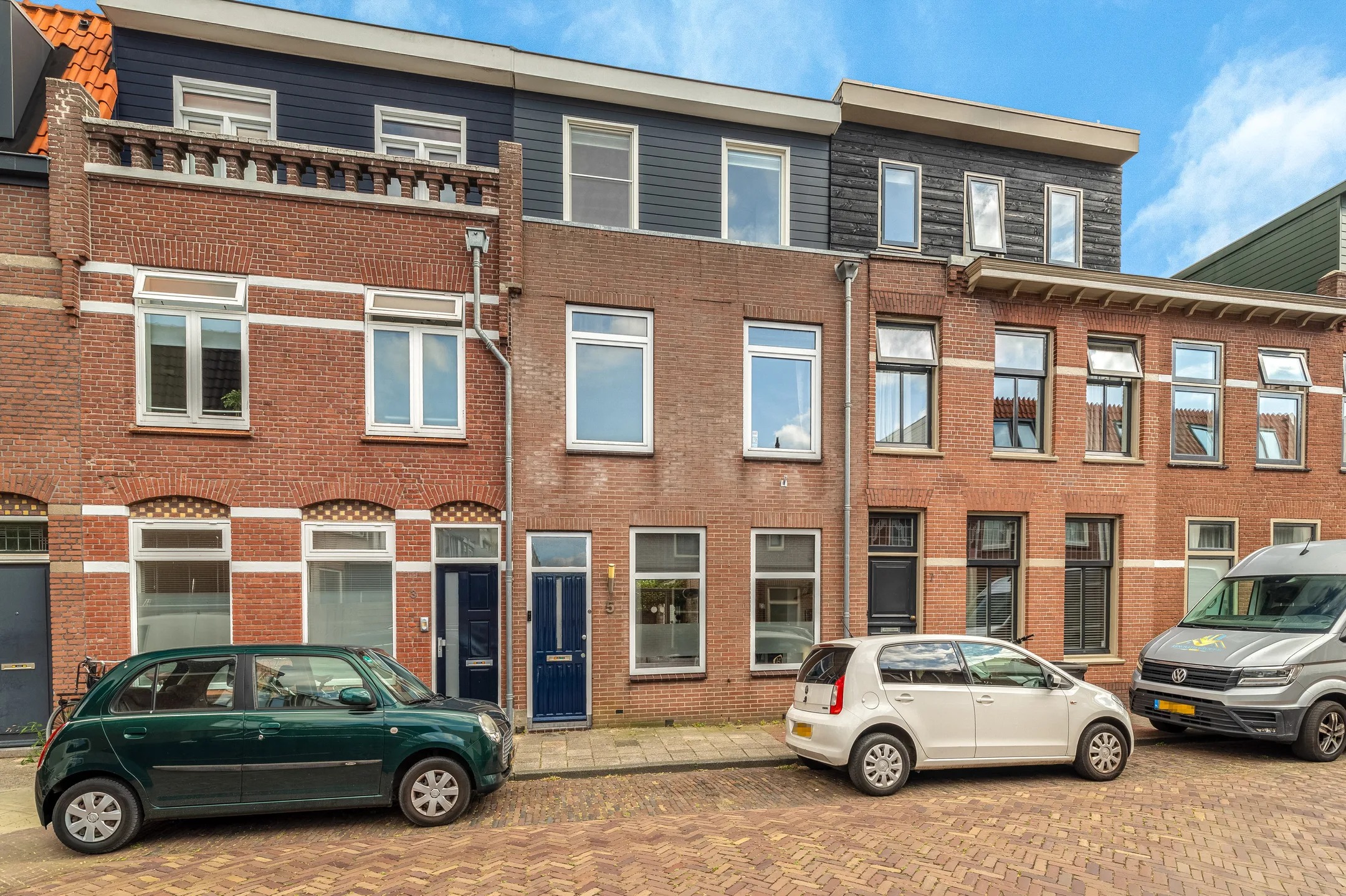 Tussenwoning Adriaan Loosjesstraat 5 in Haarlem
