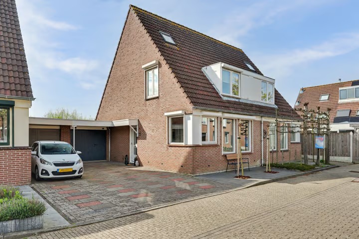 Geschakelde 2-onder-1-kapwoning Wilhelmina Druckerlaan 25 in Vlissingen