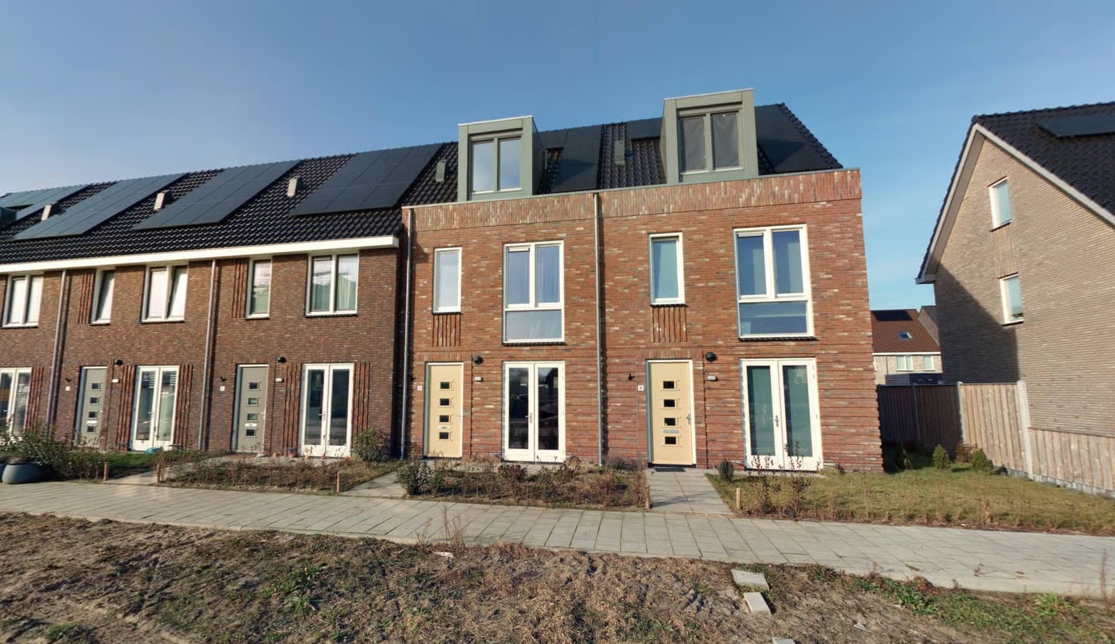 Tussenwoning Madelonstraat 5 in Zwaag