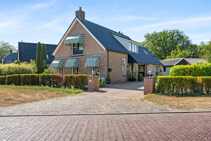 Vrijstaande woning Molenstraat 1 in Vries