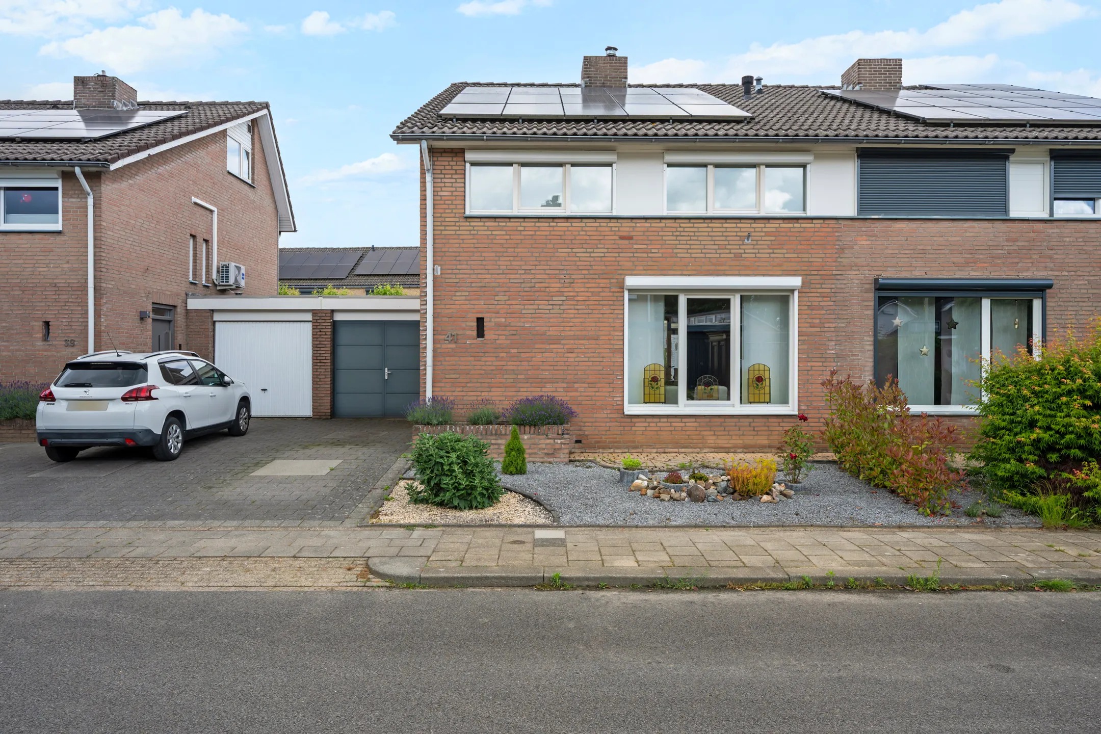 2-onder-1-kapwoning Schout Boutenstraat 41 in Buchten