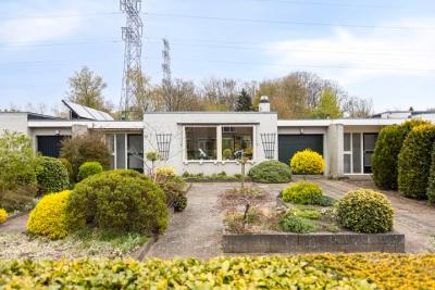 Bungalow, geschakelde woning van Essenstraat 32 in Zutphen