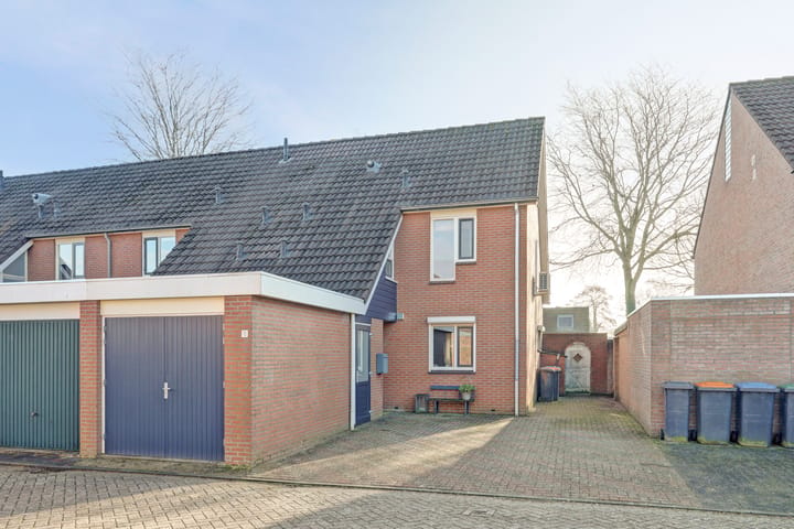 Tussenwoning Houtduivenhof 10 in Silvolde