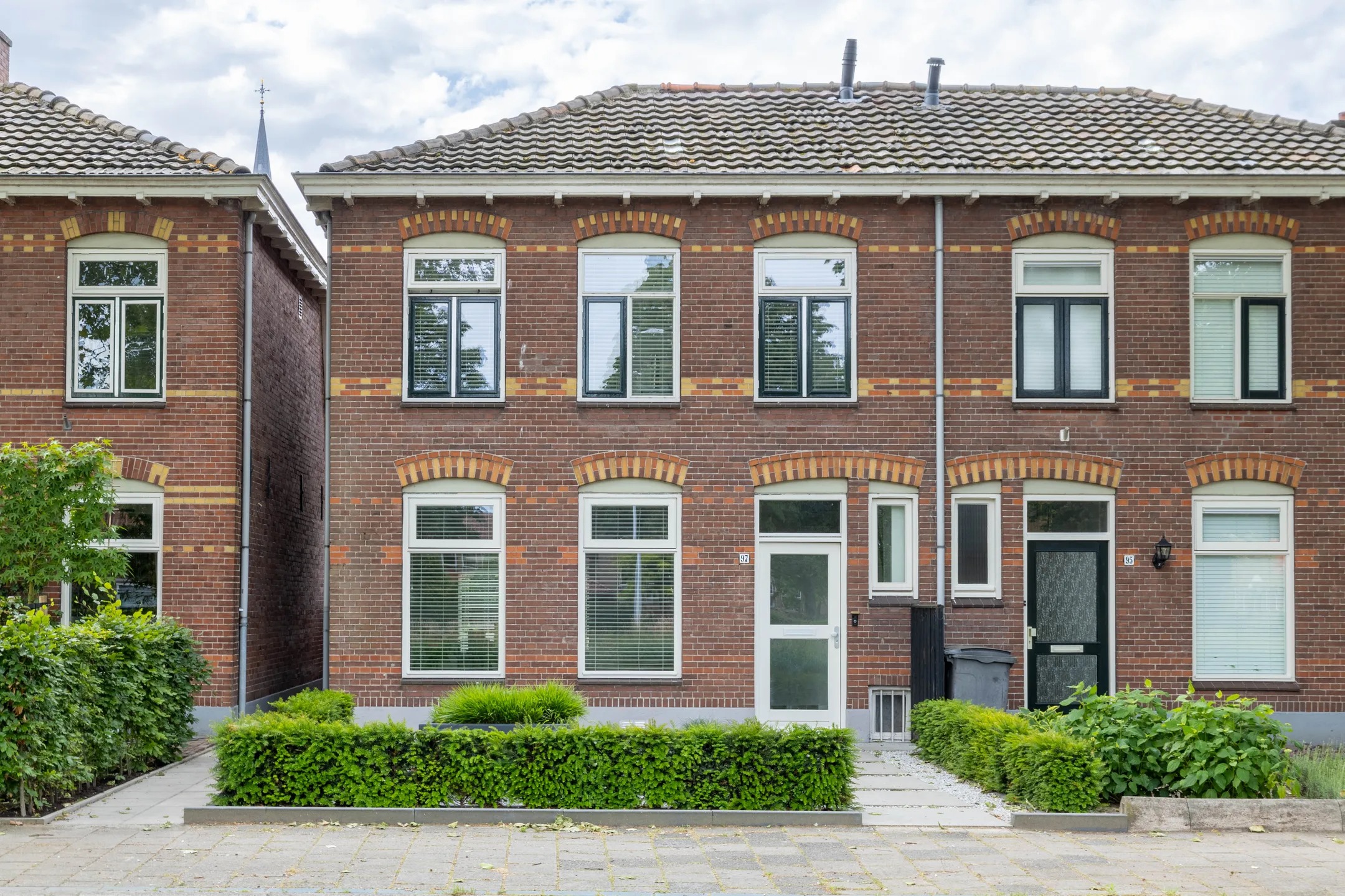 2-onder-1-kapwoning Sluiskade Zuidzijde 97 in Almelo