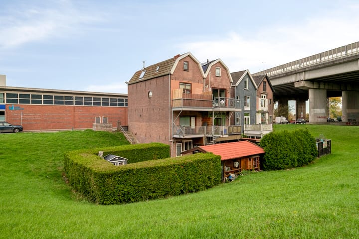 2-onder-1-kapwoning (dijkwoning) Bovenstraat 171 A Rotterdam