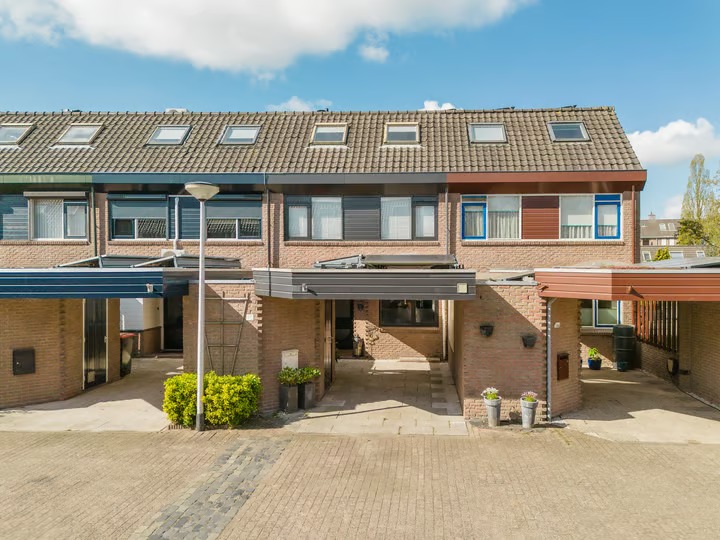 Tussenwoning Händelstraat 15 in Rhoon