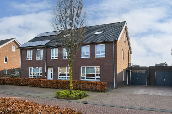 Hoekwoning Korenaar 24 in Weert