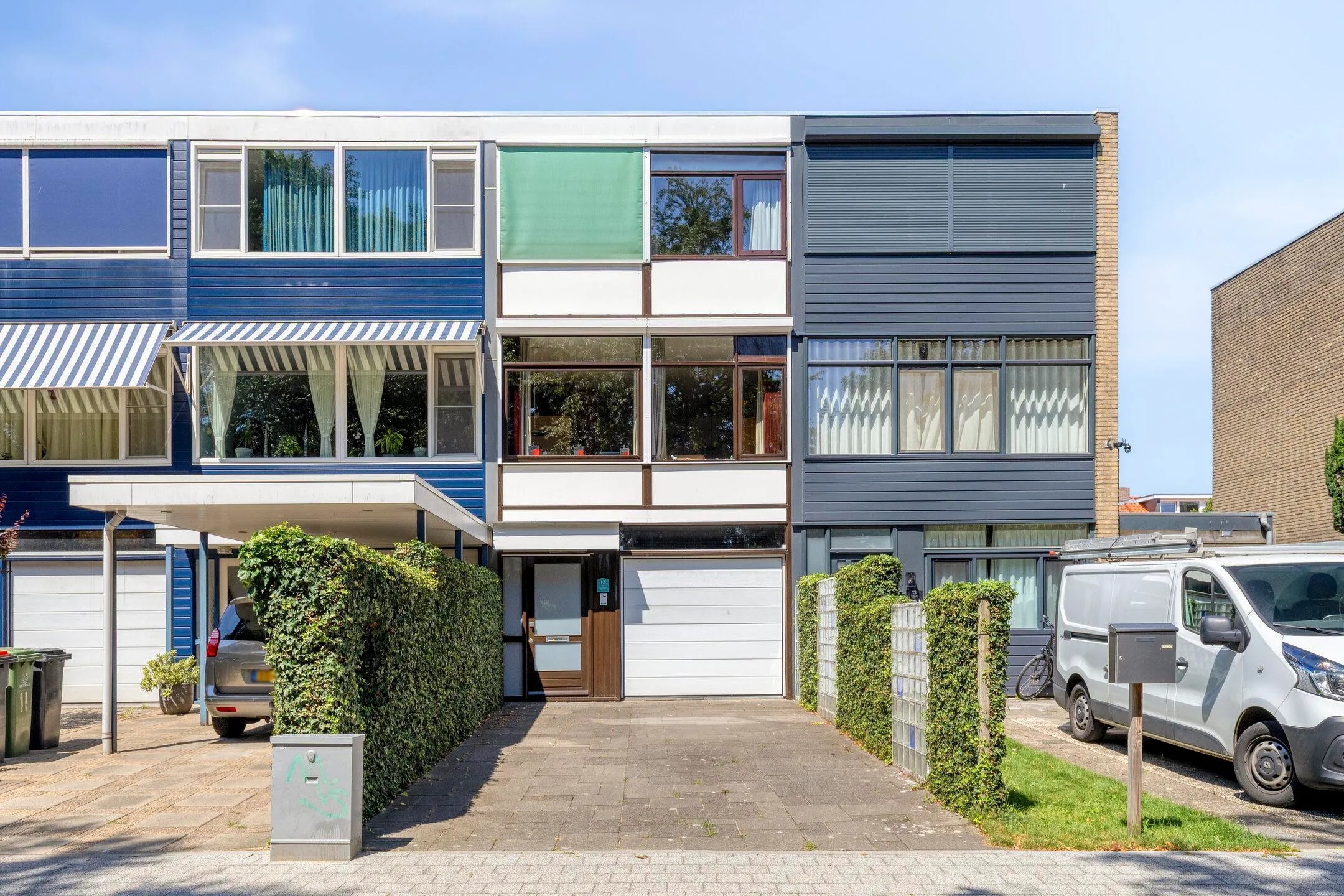 Tussenwoning (drive-in woning) Van Hogendorpplein 12 in Goirle