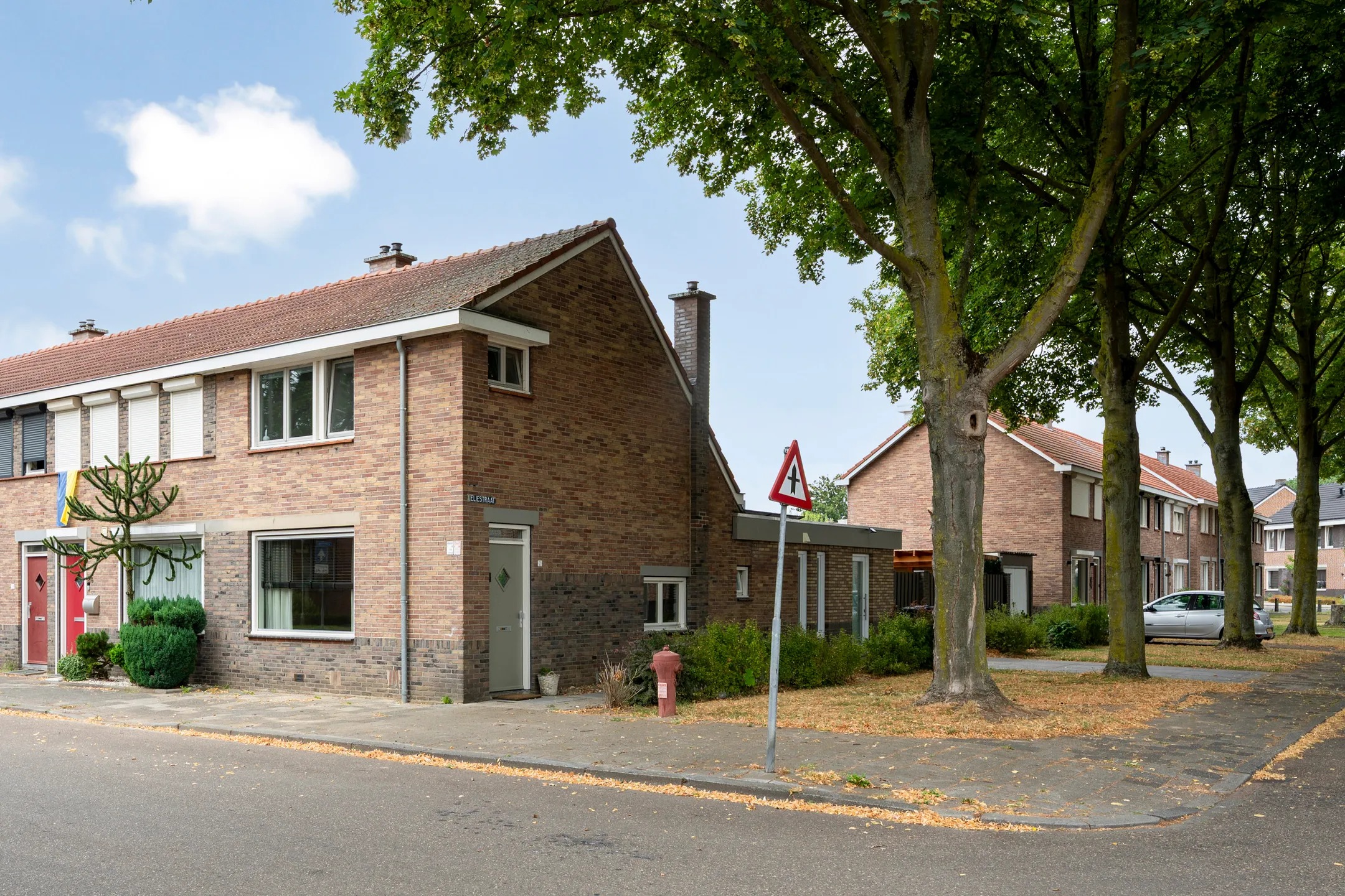Hoekwoning Leliestraat 2 in Sittard