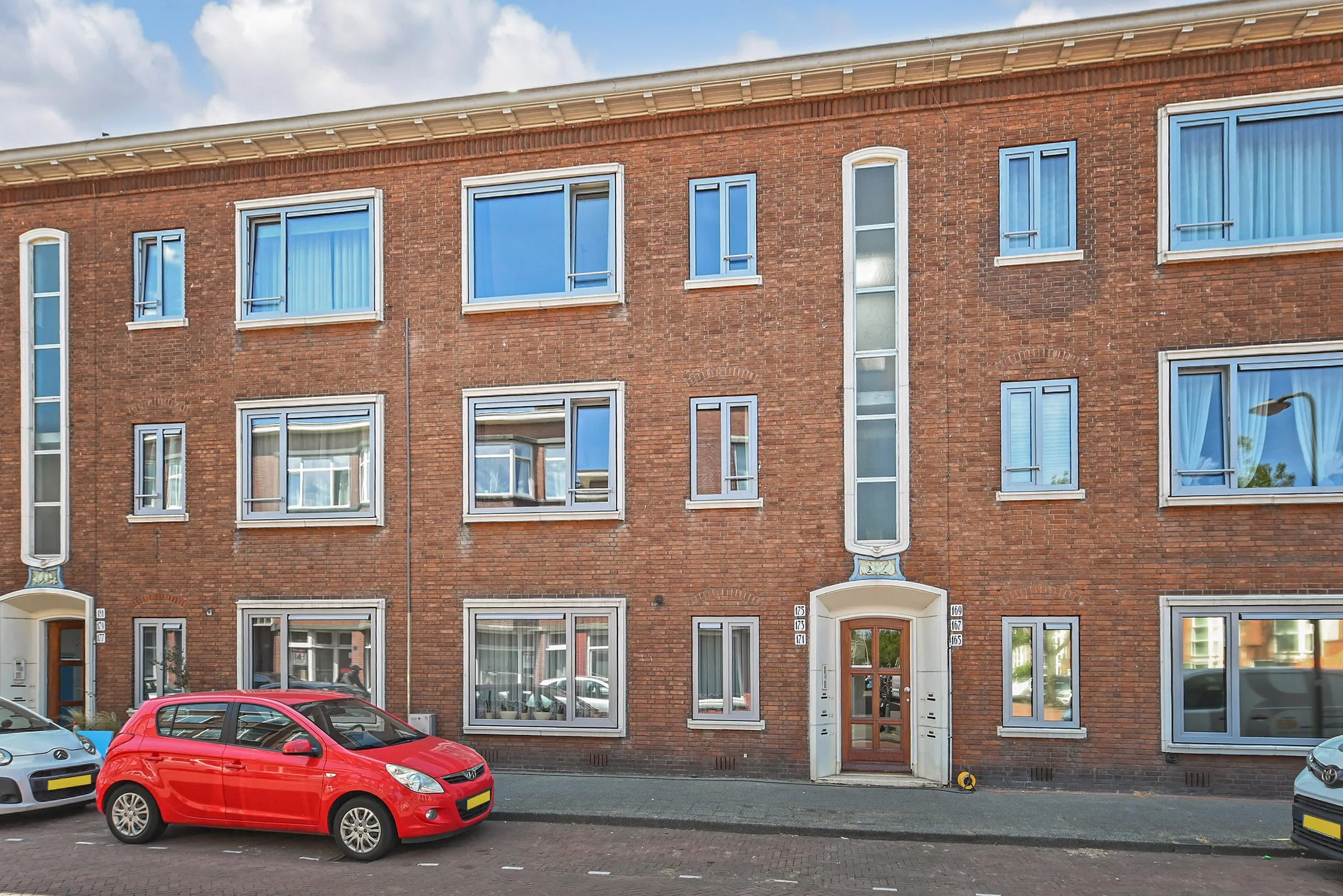 Portiekflat Woudenbergstraat 173 in Den Haag