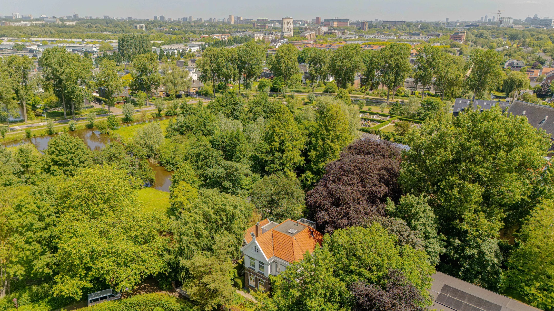 Vrijstaande woning Osdorperweg 24 Amsterdam