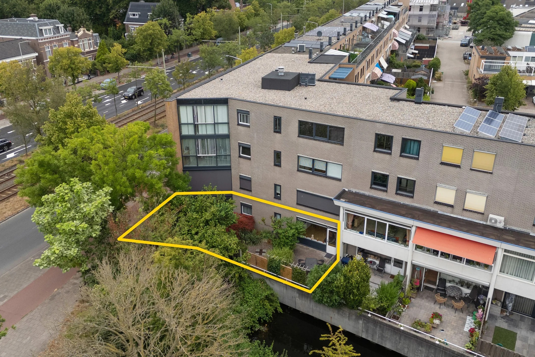 Benedenwoning Oude Haagweg 122 A in Den Haag