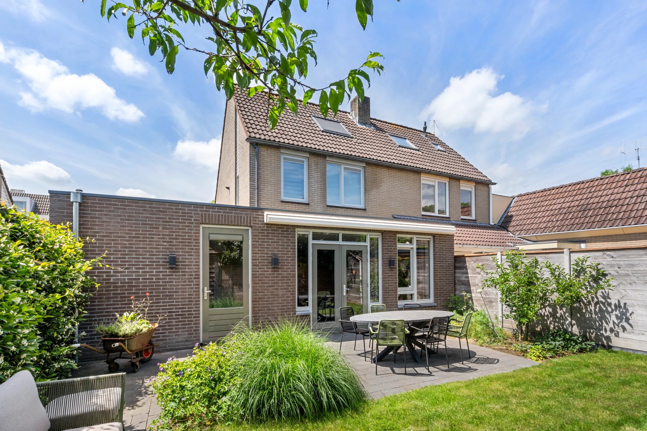 2-onder-1-kapwoning Konijnenlaan 3 in Lunteren